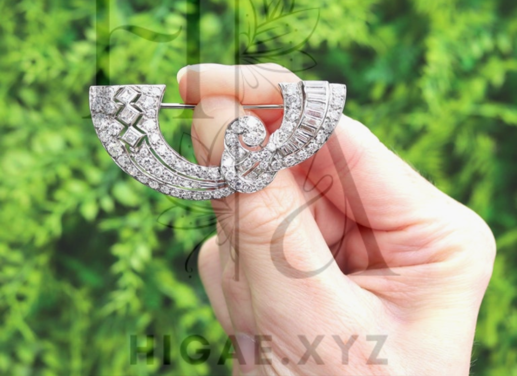 Diamond platinum brooch